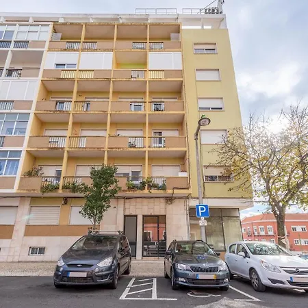 Guestready - Florindas 23 4e * Лиссабон